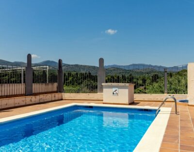 PORT DE LLANÇÀ 43 – Top-floor apartment with communal pool