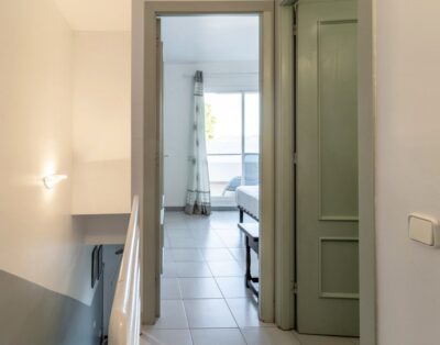 GRIFEU 15.1 – Semi-detached house with communal pool and views