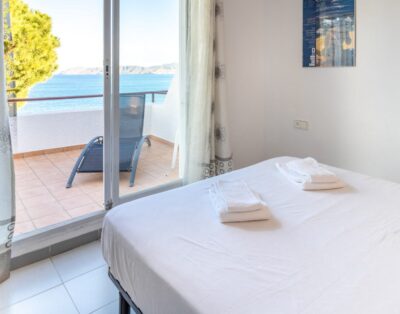 GRIFEU 15.1 – Semi-detached house with communal pool and views