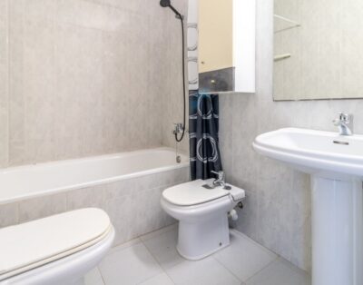 GRIFEU 15.1 – Semi-detached house with communal pool and views