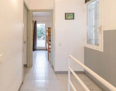 GRIFEU 15.1 – Semi-detached house with communal pool and views