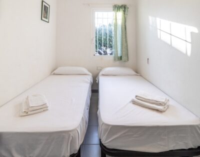 GRIFEU 15.1 – Semi-detached house with communal pool and views