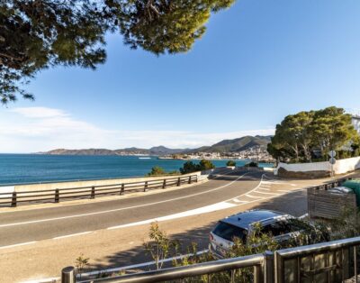 GRIFEU 15.1 – Semi-detached house with communal pool and views