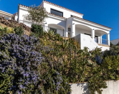 GRIFEU 13 – House with terrace and panoramic views of the coast