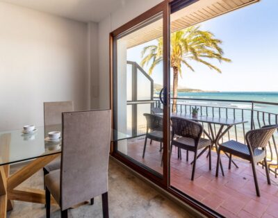 PORT DE LLANÇÀ 29.1 – Apartment right on the seafront