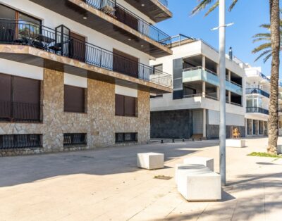 PORT DE LLANÇÀ 29.1 – Apartment right on the seafront