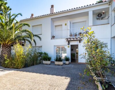 LA COMA 62 – Apartment with patio-garden